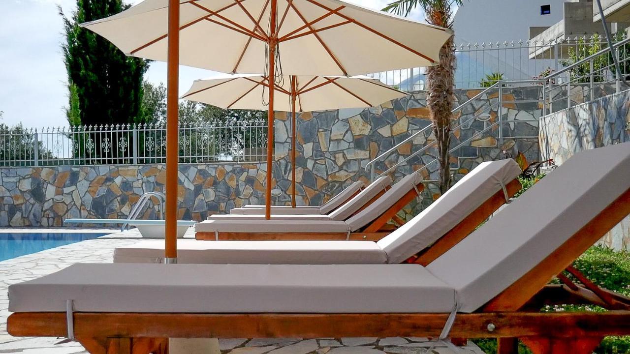 Perivolos Apartments Dhermi Bagian luar foto