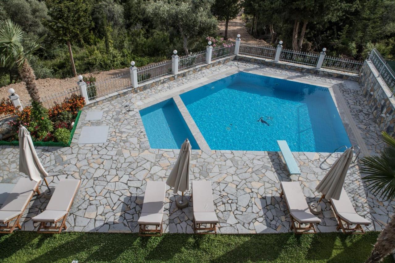 Perivolos Apartments Dhermi Bagian luar foto