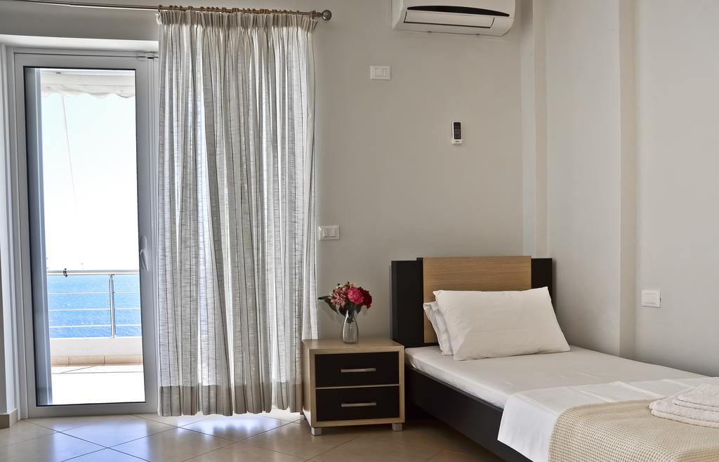 Perivolos Apartments Dhermi Bagian luar foto