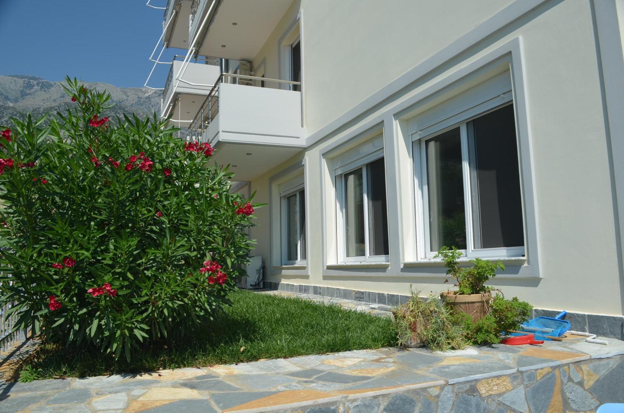 Perivolos Apartments Dhermi Bagian luar foto