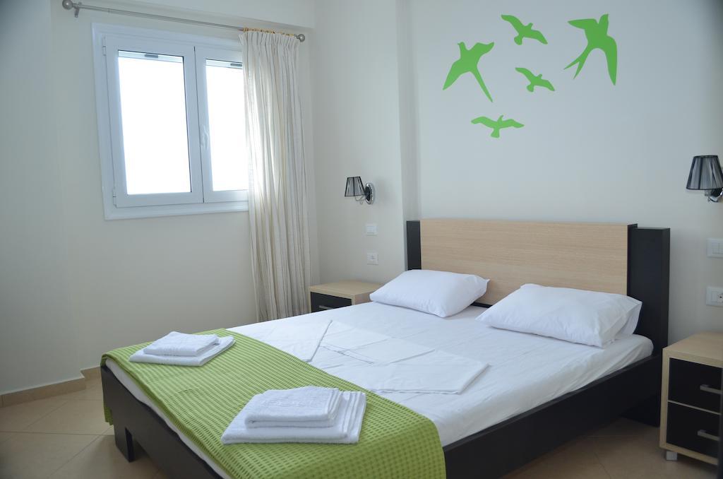 Perivolos Apartments Dhermi Bagian luar foto