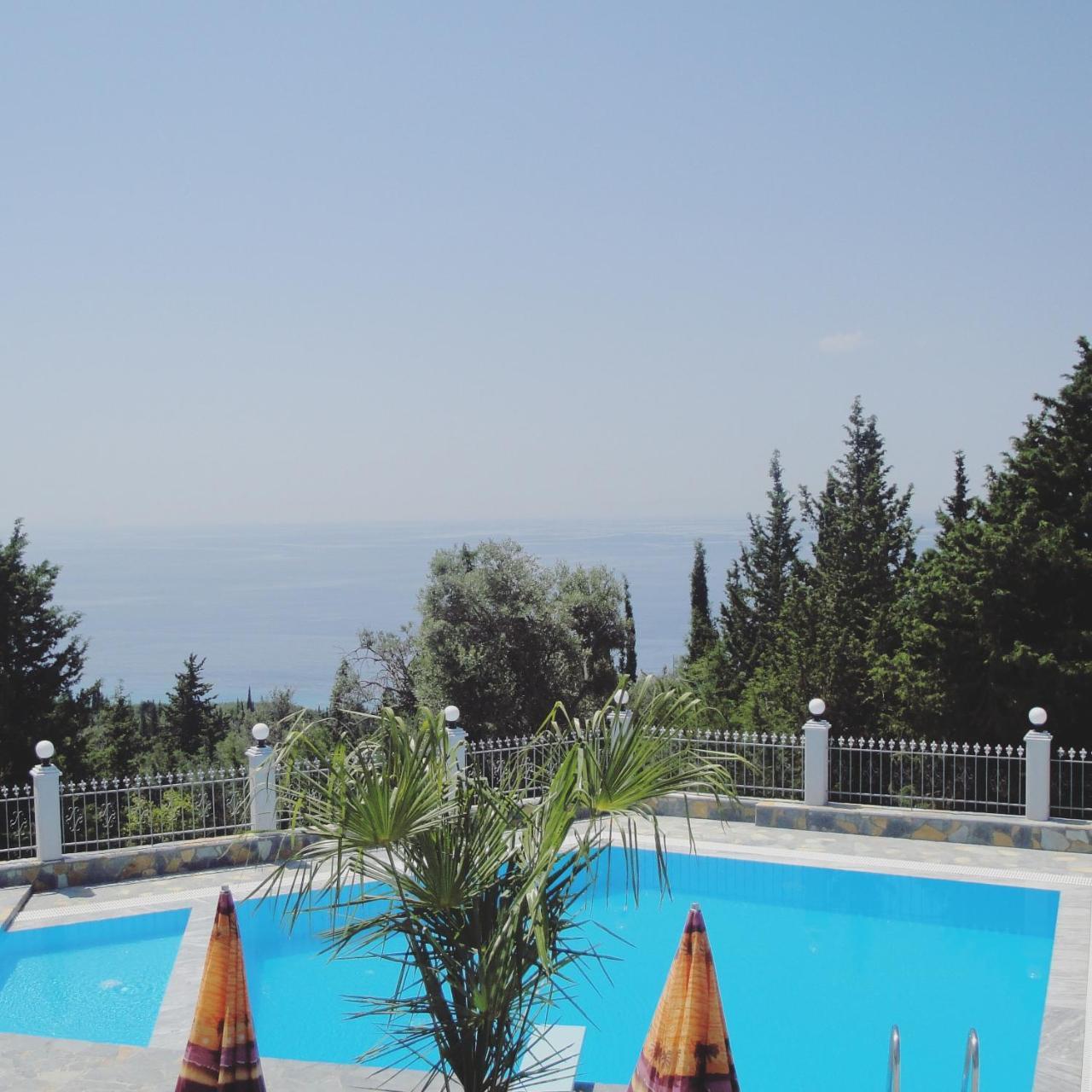 Perivolos Apartments Dhermi Bagian luar foto