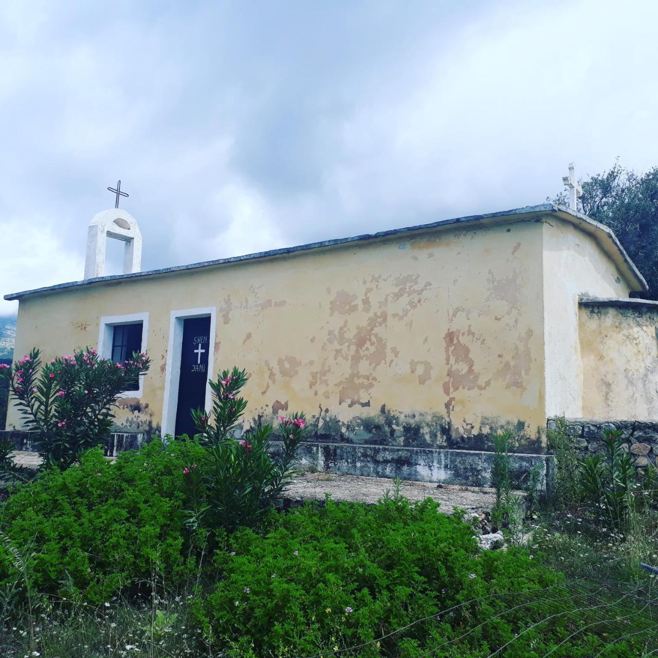 Perivolos Apartments Dhermi Bagian luar foto