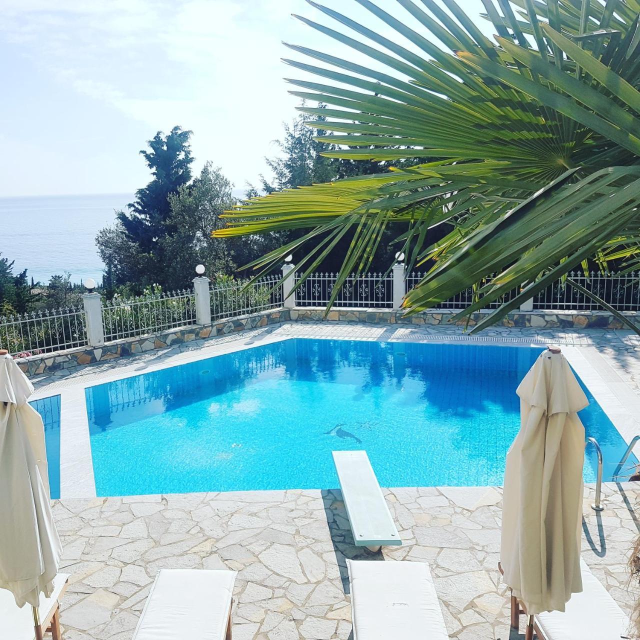 Perivolos Apartments Dhermi Bagian luar foto